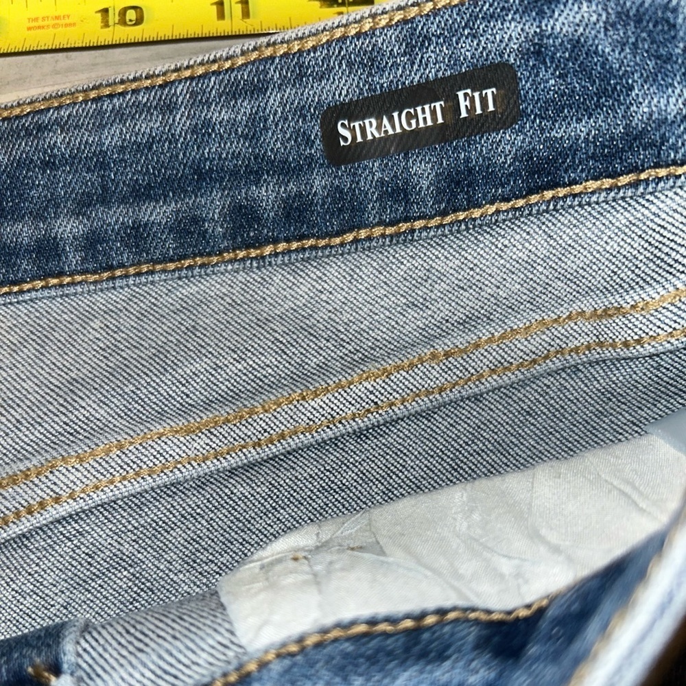 Judy Blue Mid Rise Heavy Distressed Straight Jeans Size 13/31 - Picture 8 of 10